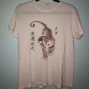 BRANDY MELVILLE GRAPHIC TEE